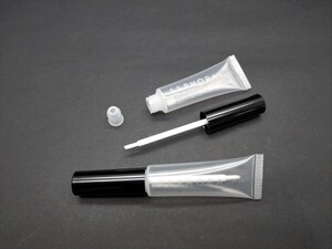 Flexible Tube with Lip Gloss Brush Wiper Cap