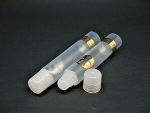 D16 Lip Gloss Tube